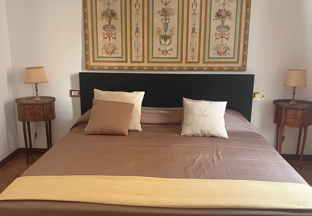Affitto per camere a Roma - Suite Spaziosa · Bagno Privato · 5 Min dal Vaticano #1