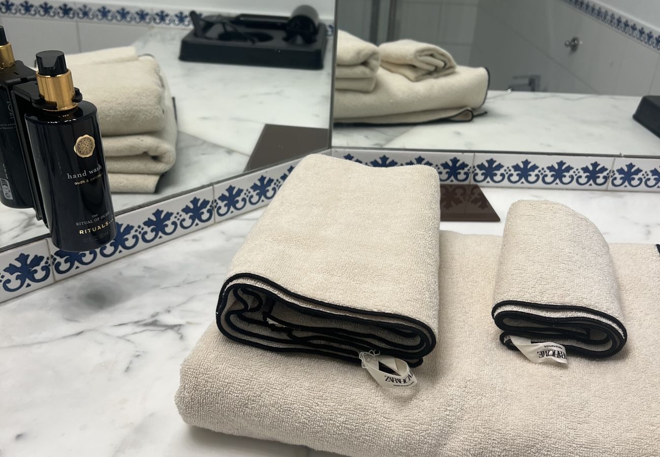 Affitto per camere a Roma - Suite Spaziosa · Bagno Privato · 5 Min dal Vaticano #1