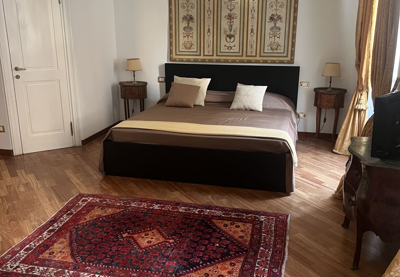 Affitto per camere a Roma - Suite Spaziosa · Bagno Privato · 5 Min dal Vaticano #1