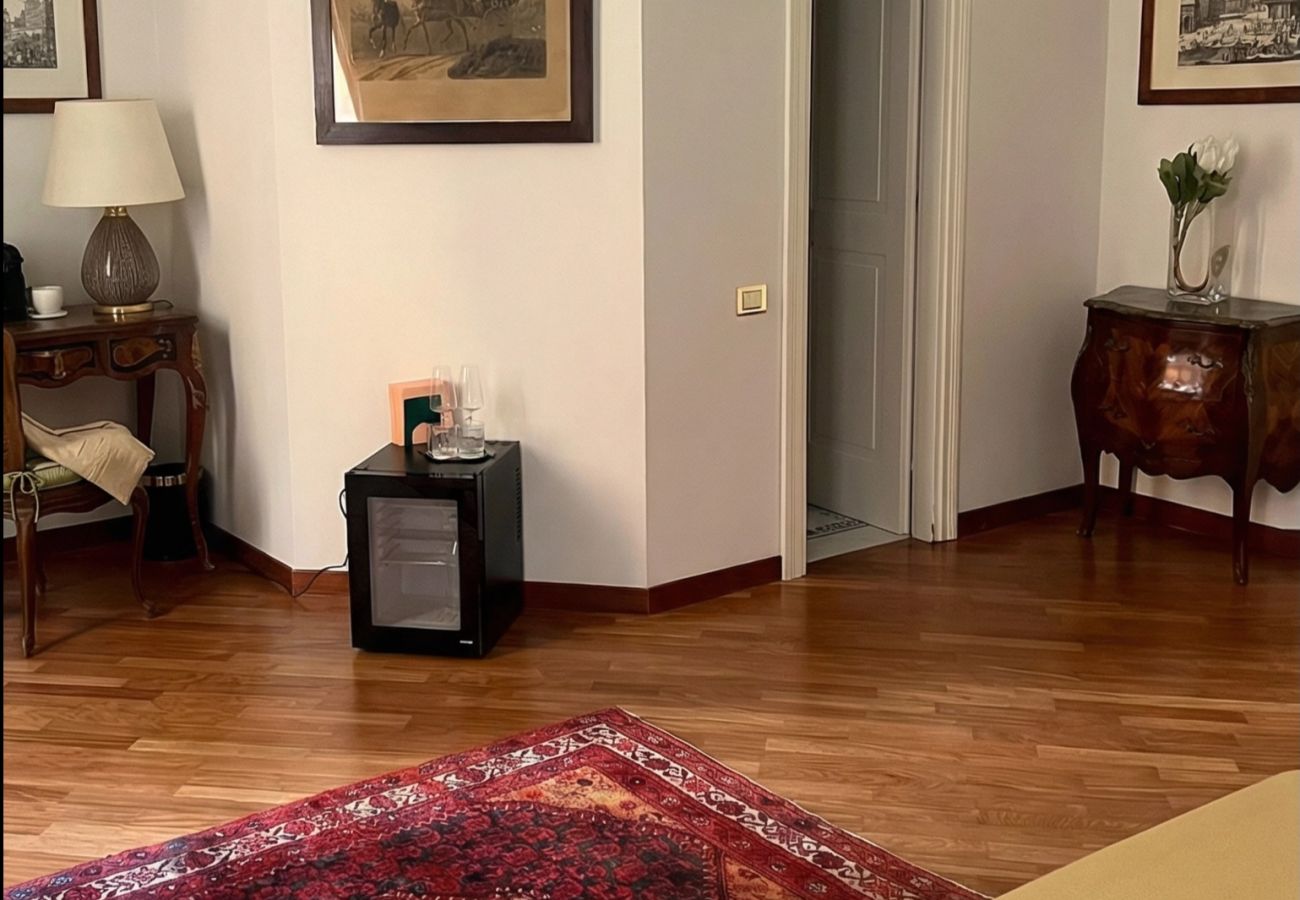Affitto per camere a Roma - Suite Spaziosa · Bagno Privato · 5 Min dal Vaticano #2
