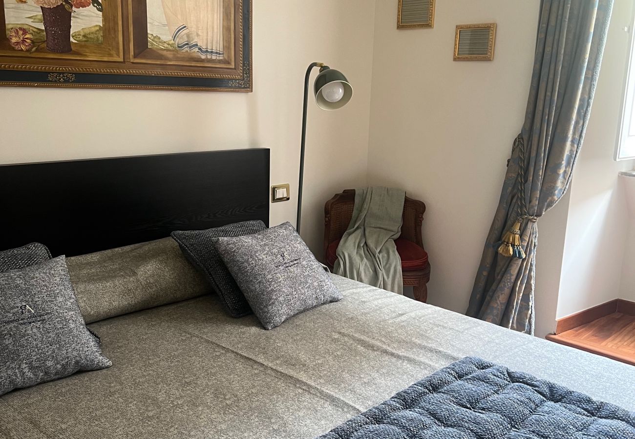 Affitto per camere a Roma - Suite Spaziosa · Bagno Privato · 5 Min dal Vaticano #3