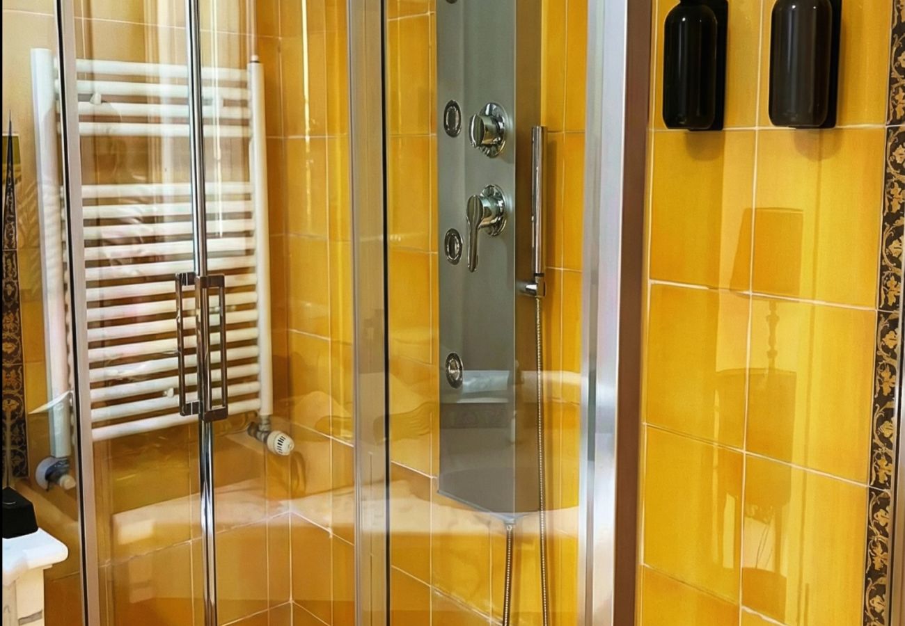 Affitto per camere a Roma - Suite Spaziosa · Bagno Privato · 5 Min dal Vaticano #4