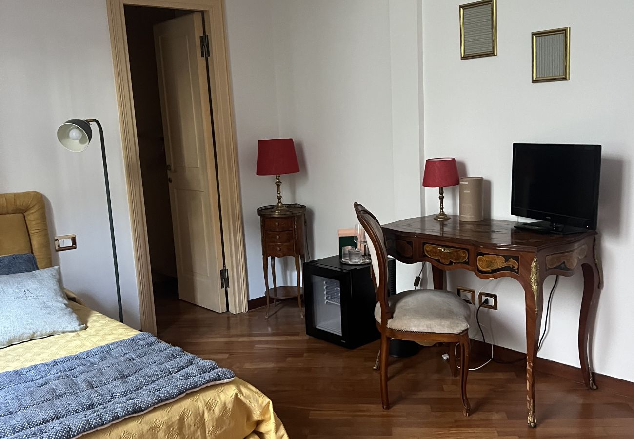 Rent by room in Rome - Suite Spaziosa · Bagno Privato · 5 Min dal Vaticano #4
